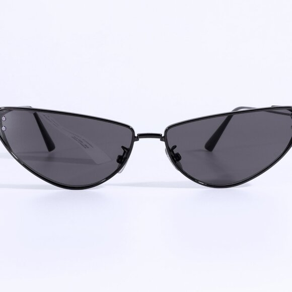 NEW $490 DIOR MissDior Cat Eye Sunglasses B1U H4A0 Black Frame + Lens GUCCI Case - Picture 6 of 9